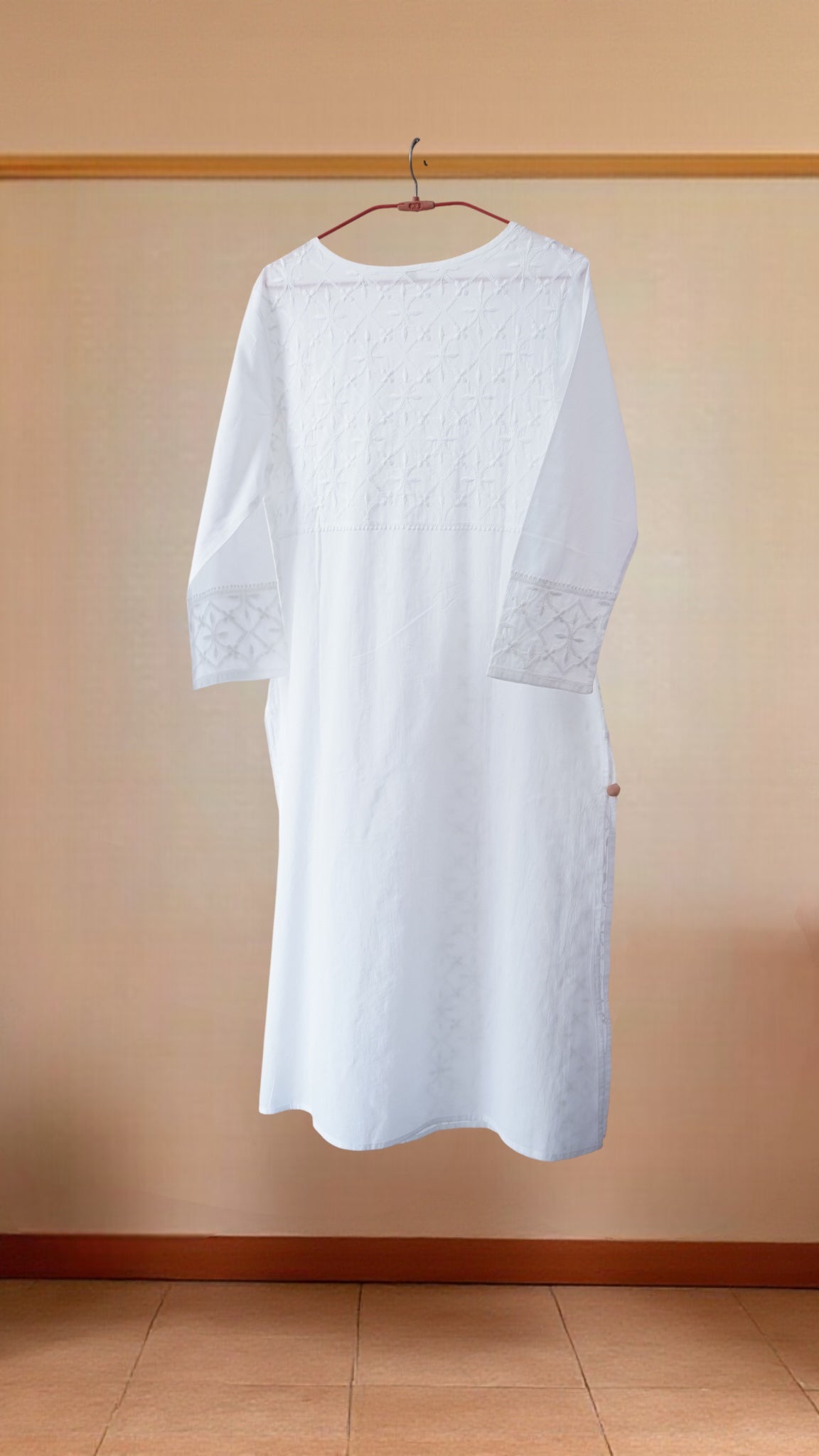 L7-P14: White Cotton Straight Kurti (M)