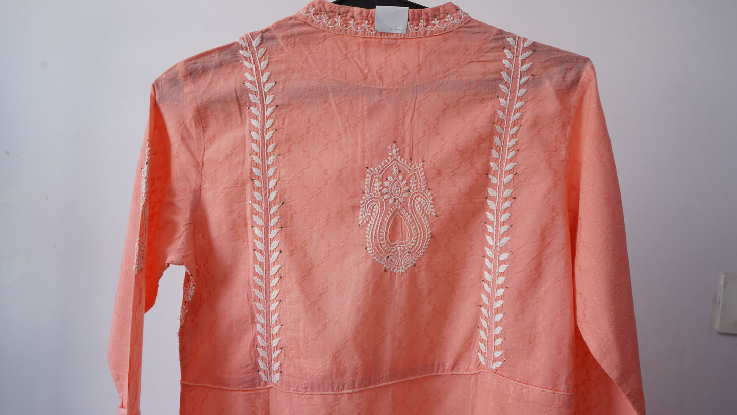 L7-P18-V1: Peach Cotton Chikankari Kurta (S)