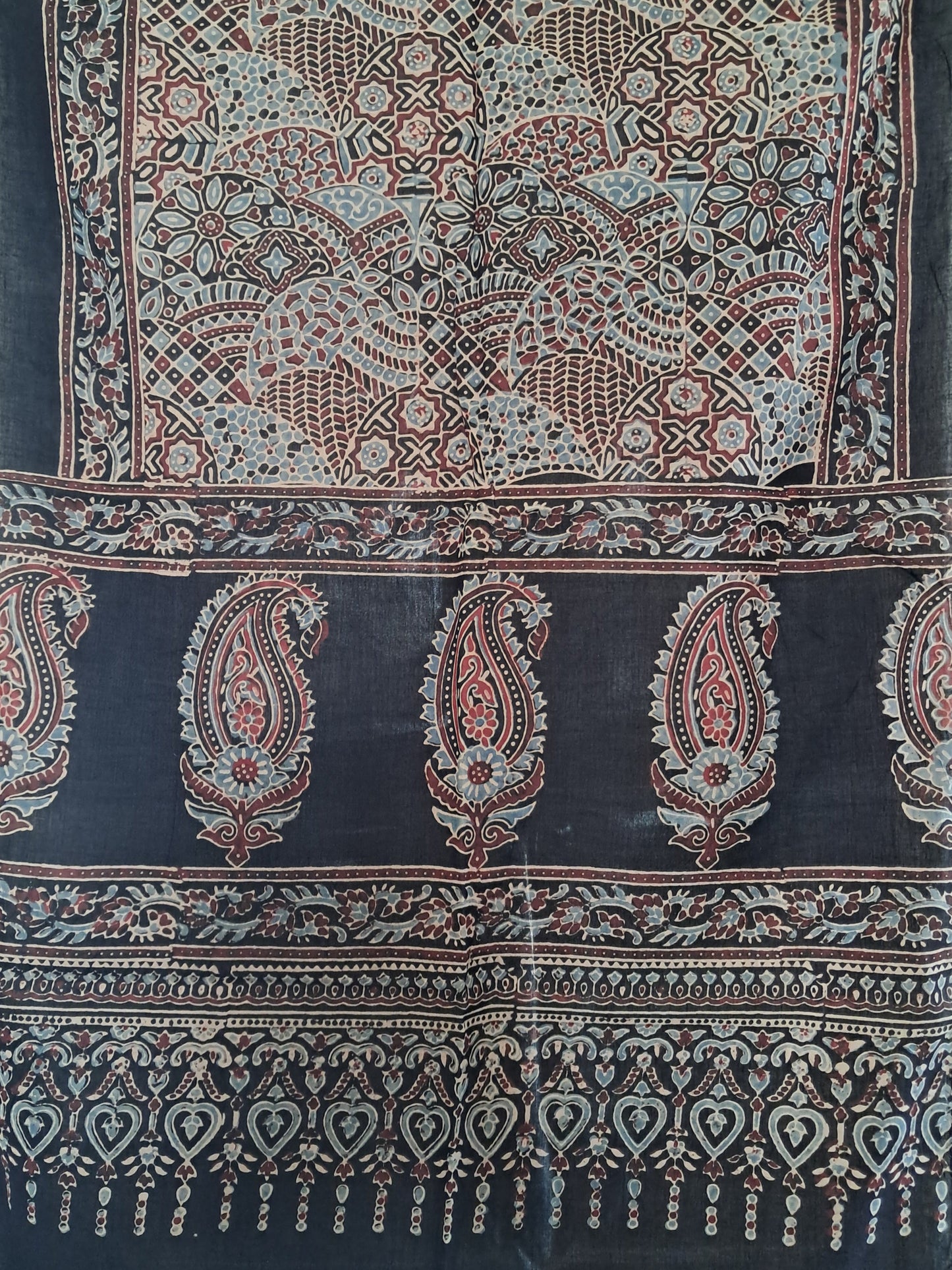 L4-P10: Black Full Body Cotton Stole