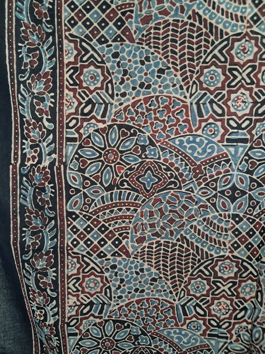 L4-P10: Black Full Body Cotton Stole