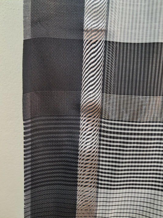 P11 - Black and White Maheshwari Cotton Silk Saree