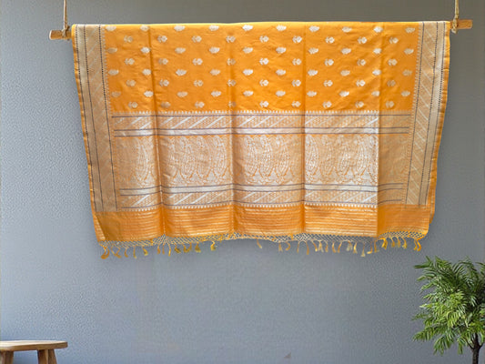 L8-P01: Haldi Yellow Jamdani Banarasi saree