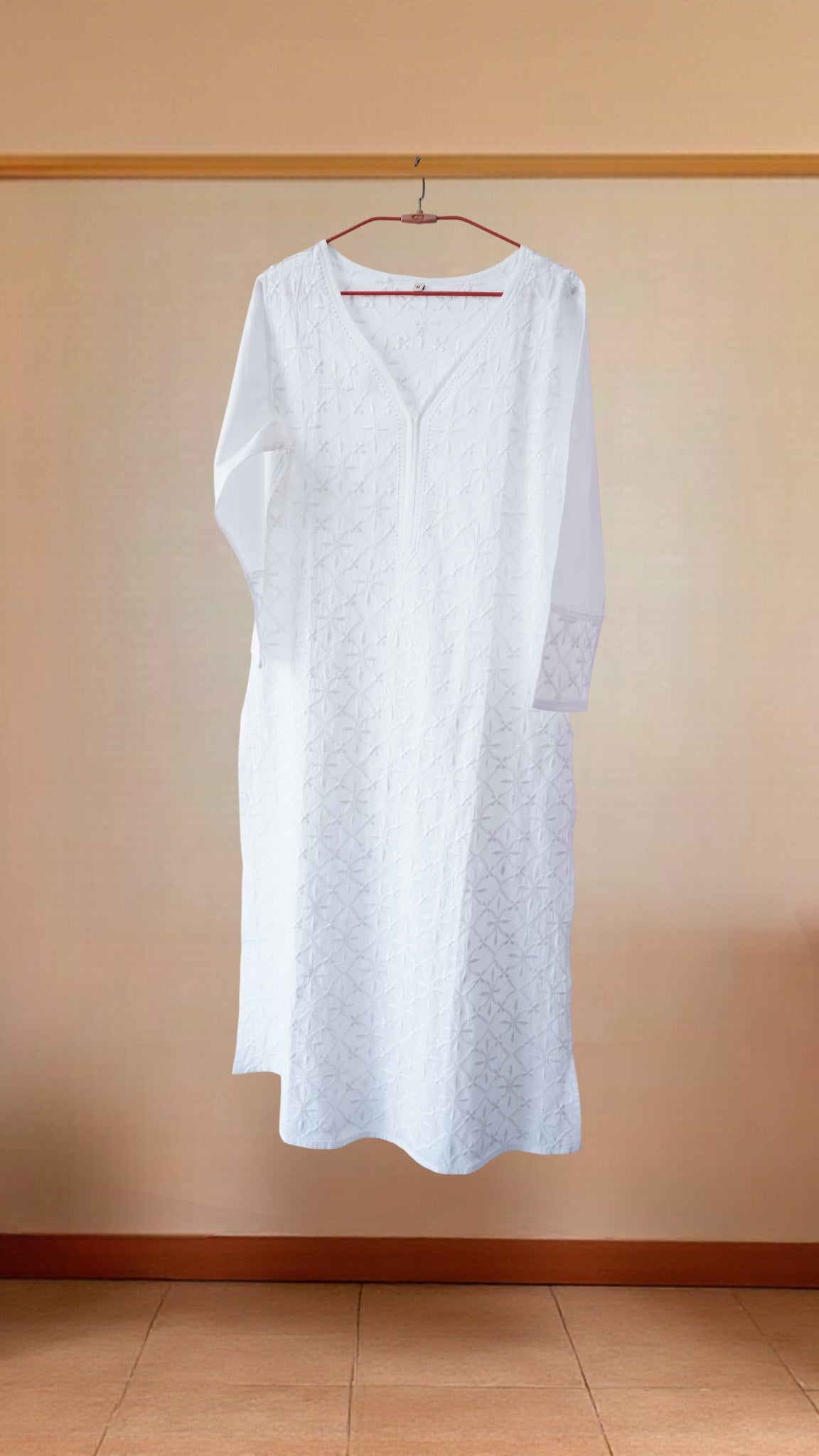 L7-P14: White Cotton Straight Kurti (M)