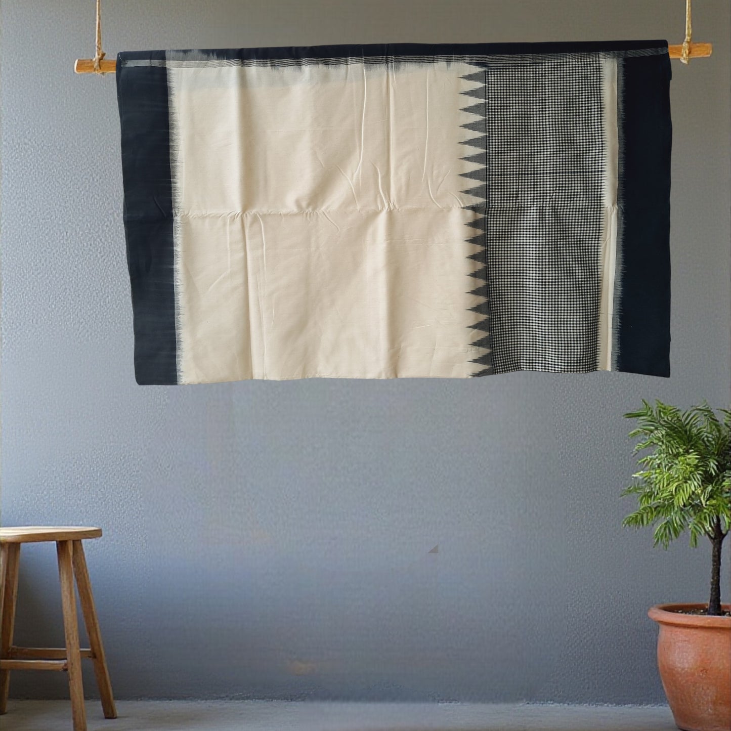 L9P04: Black and White Saree