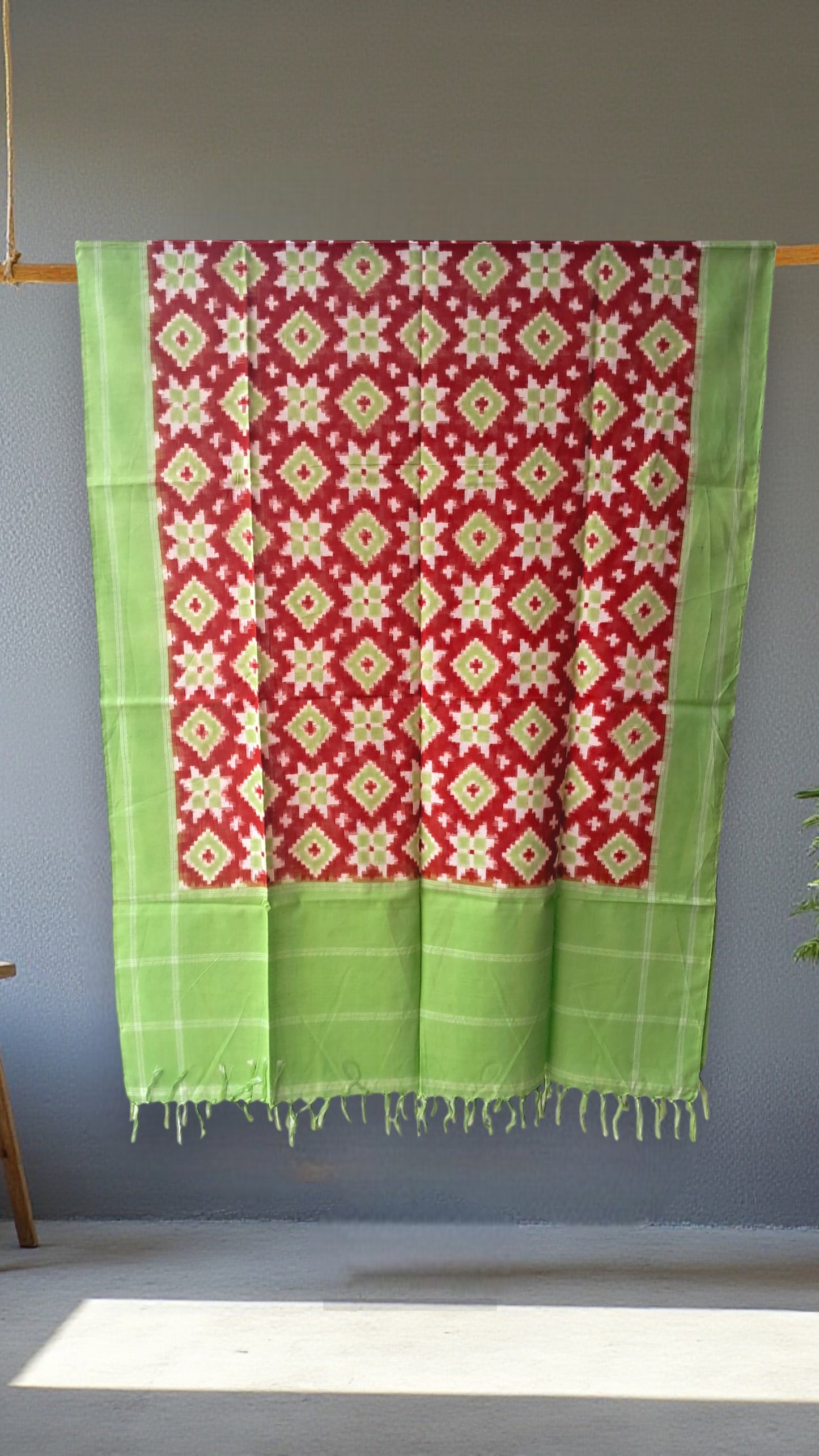 L9P22: Green Dupatta