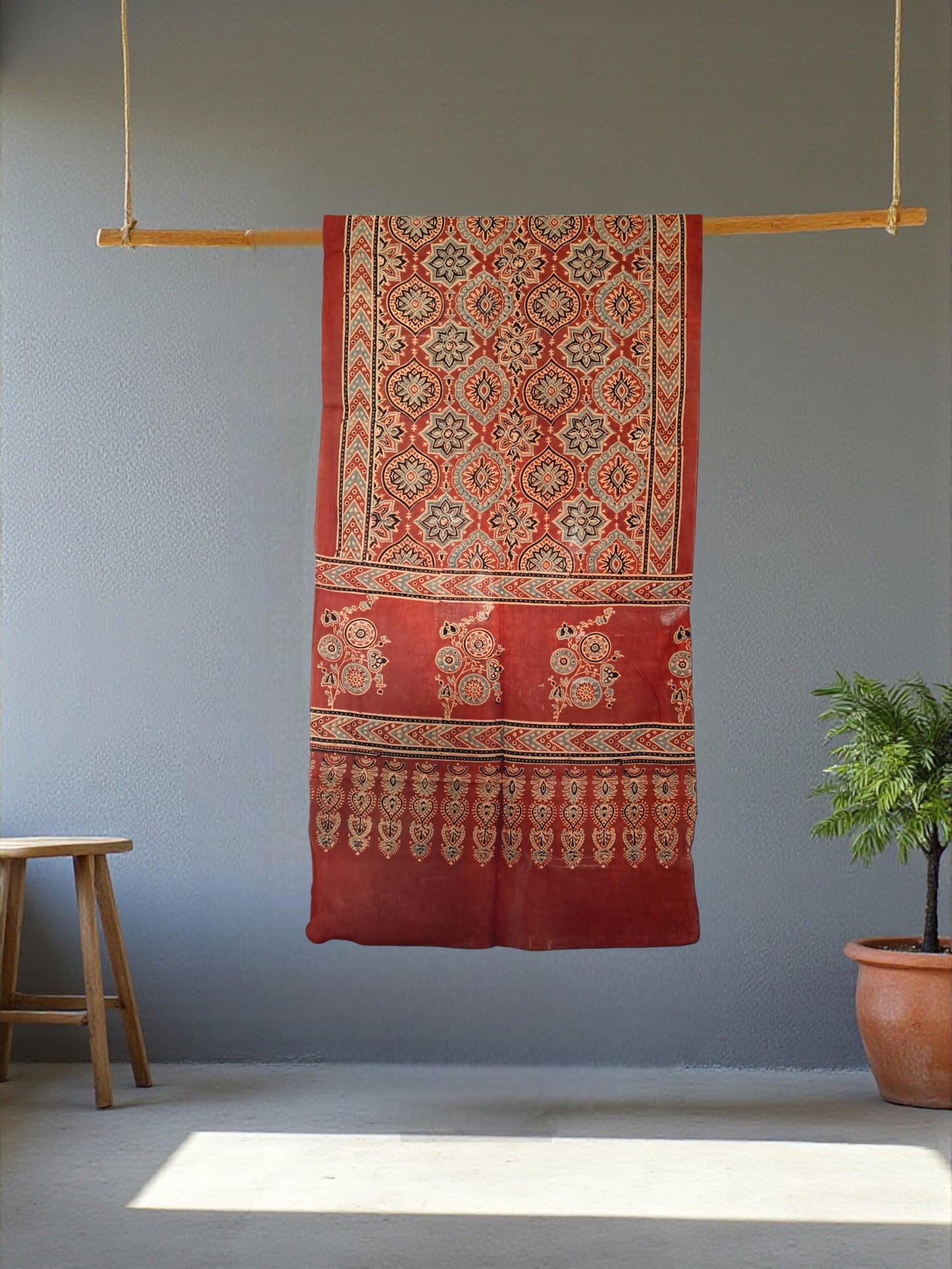 L4-P15: Red Flower Cotton Stole