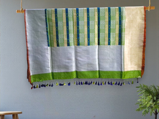 L8P15: Green Kadhua Banarasi saree