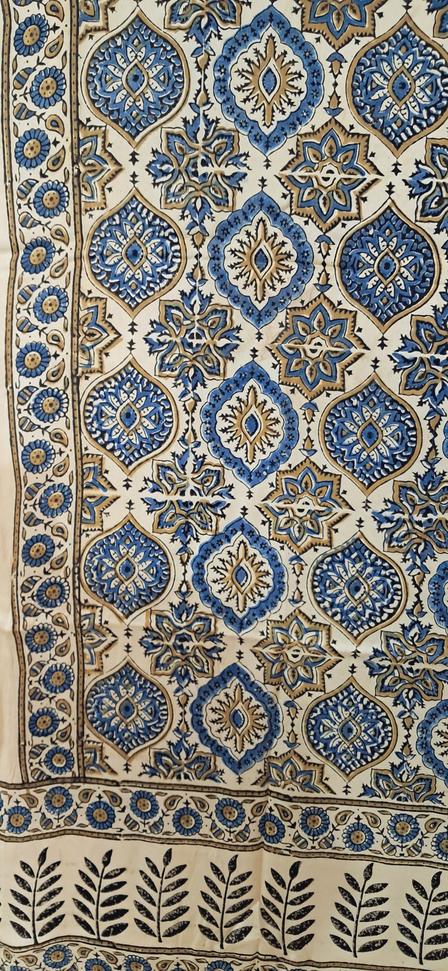 L4-P06: Cream Viscous Dupatta (Modal Silk)