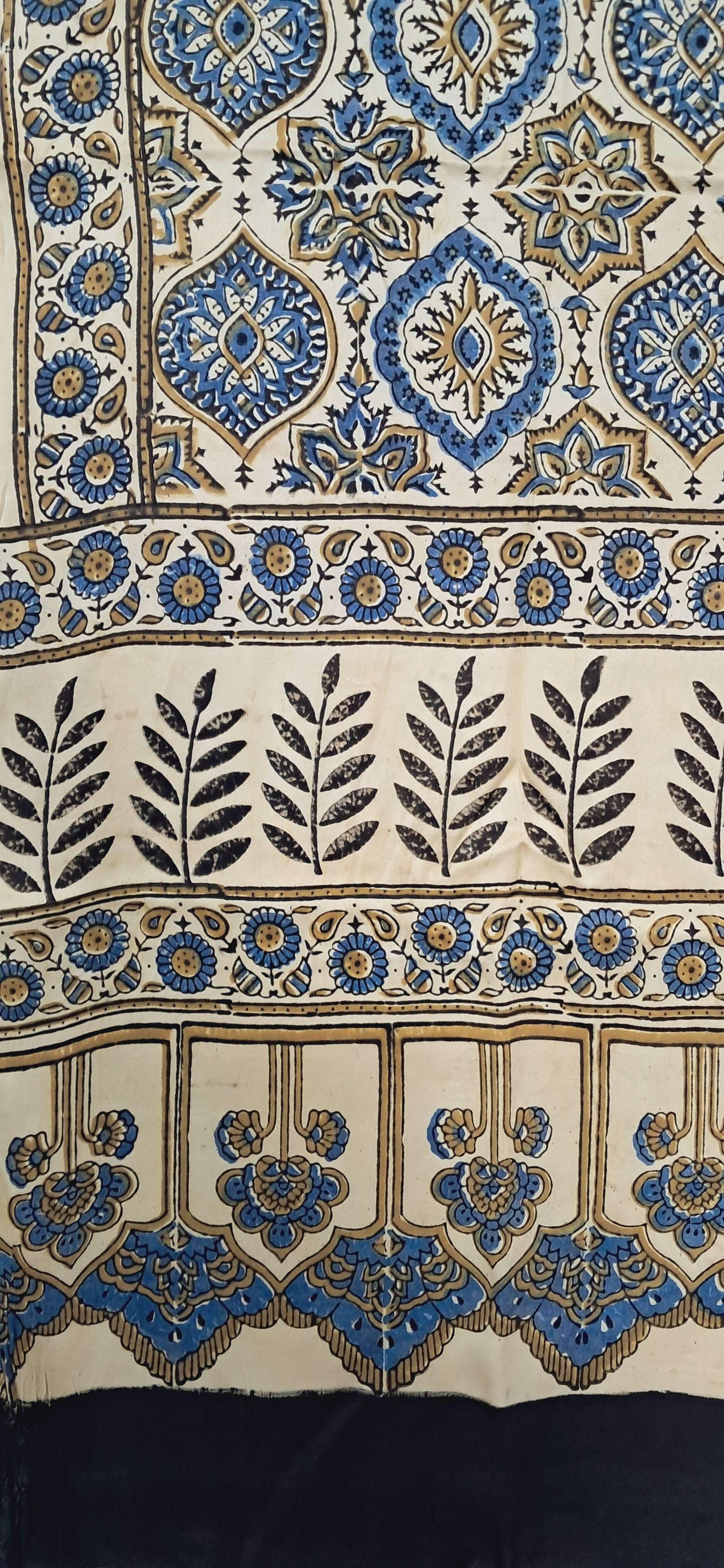 L4-P06: Cream Viscous Dupatta (Modal Silk)