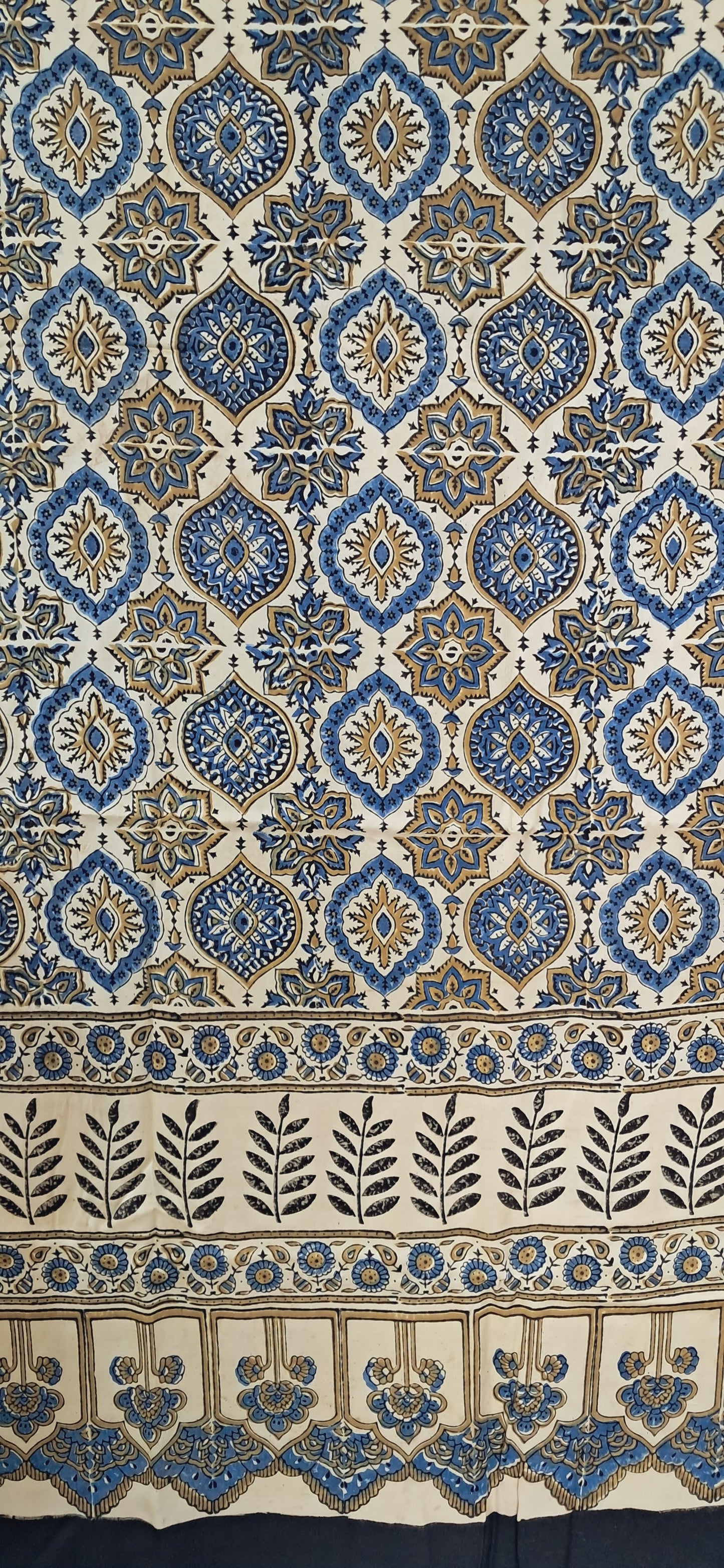 L4-P06: Cream Viscous Dupatta (Modal Silk)