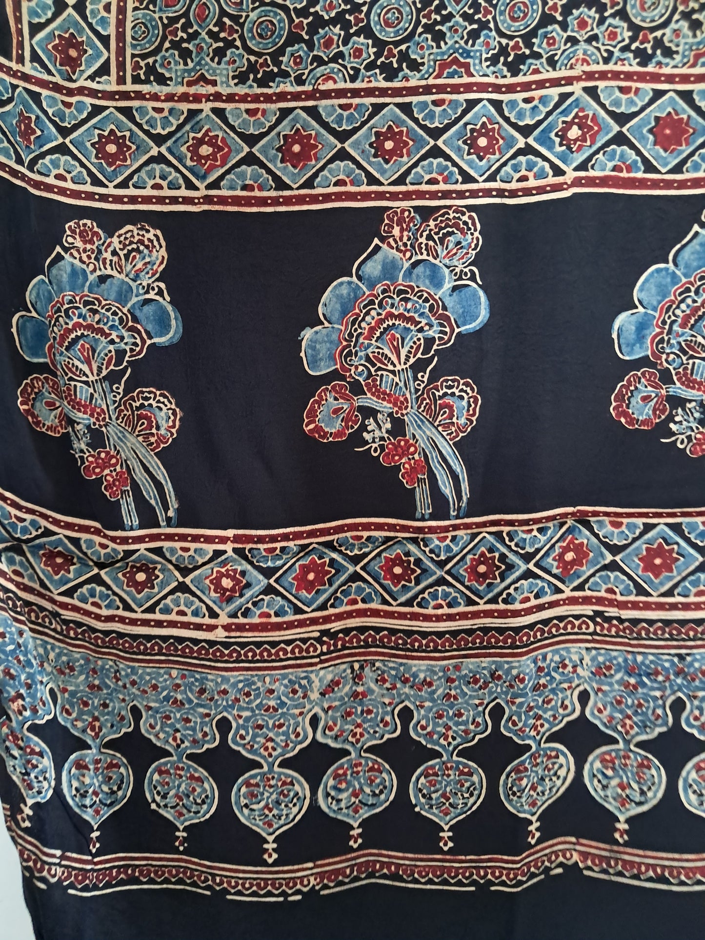 L4-P08: Black Viscous Dupatta (Modal Silk)