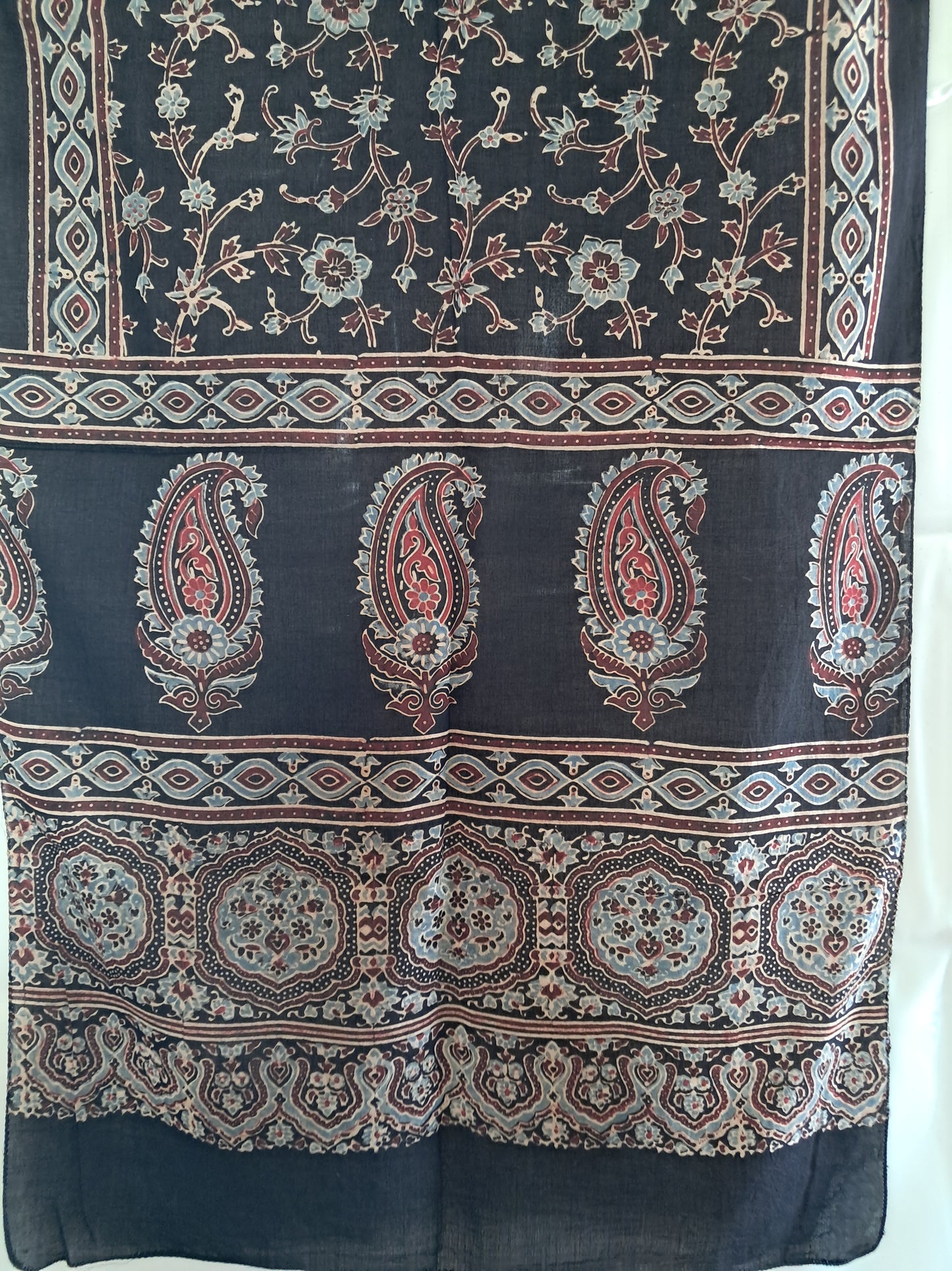 L4-P09: Black Jali Cotton Stole