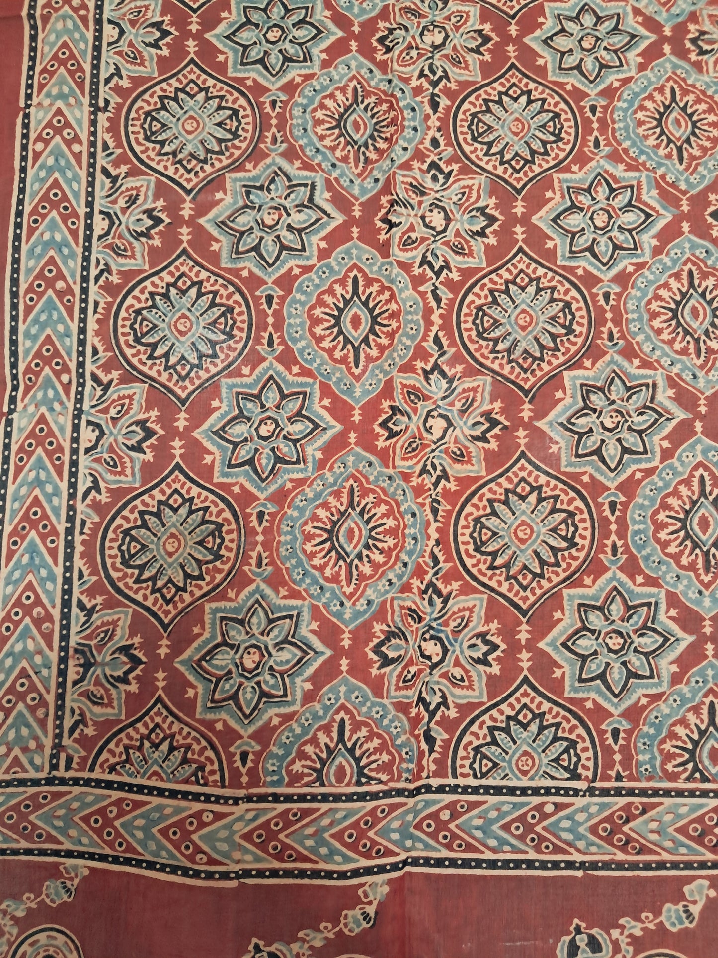 L4-P15: Red Flower Cotton Stole