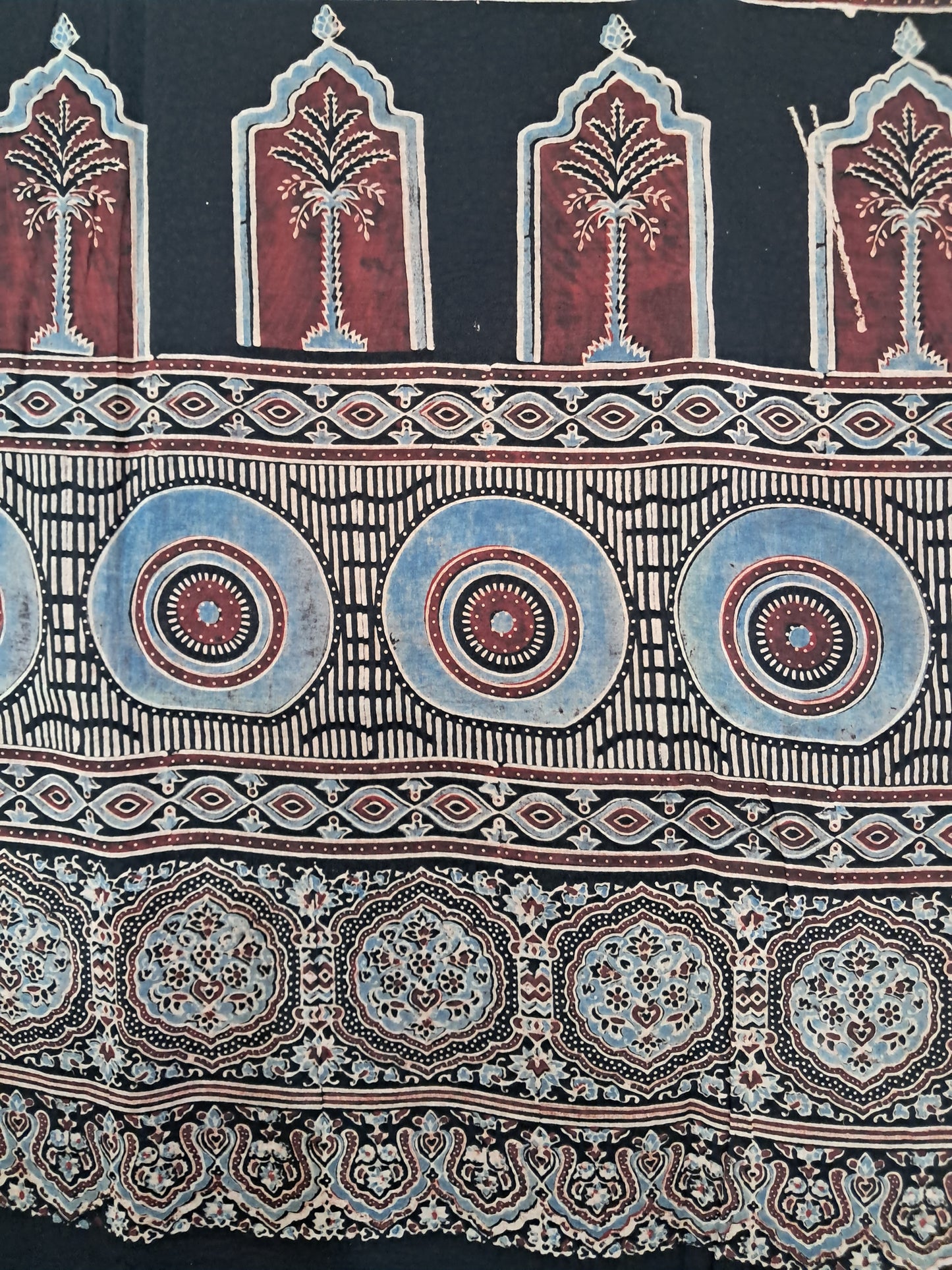 L4-P19: Black Mehrab Viscous Saree (Modal Silk)