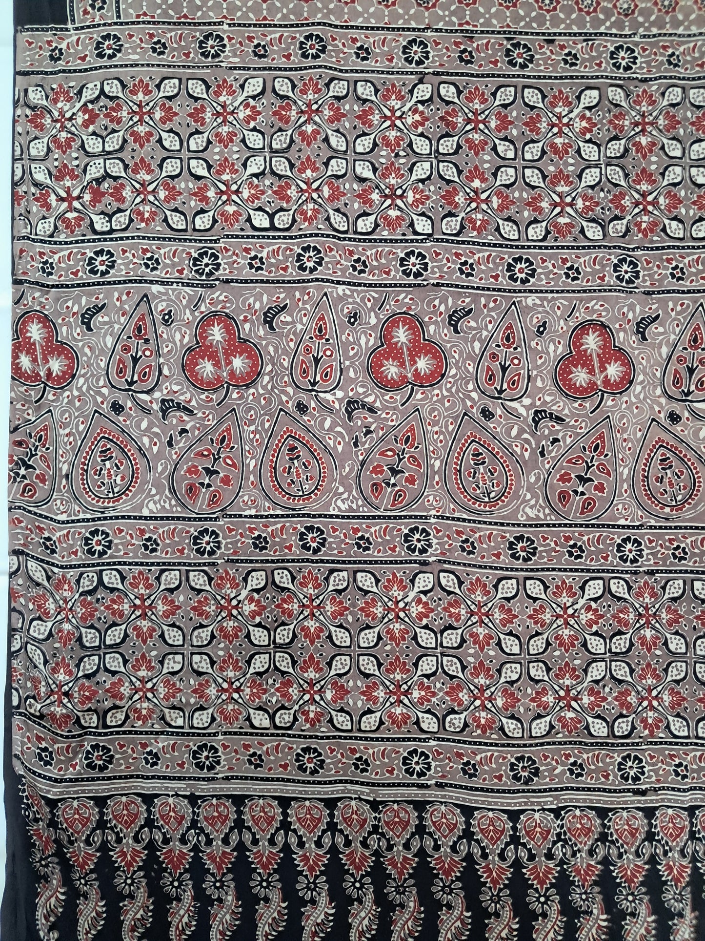 L4-P20: Brown Viscous Saree (Modal Silk)