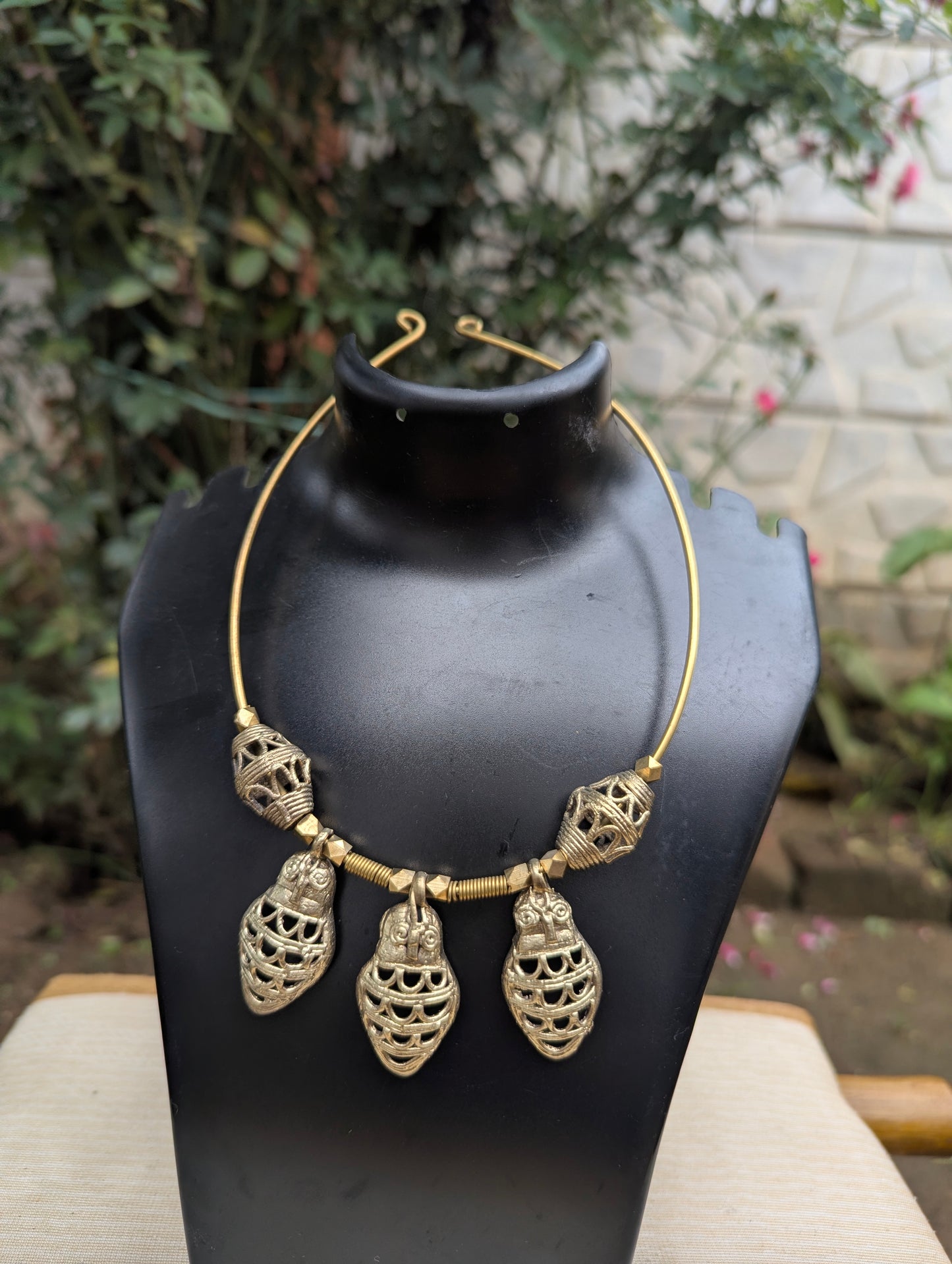 L3-P10-V10: Bharewa Open-Cast Necklace