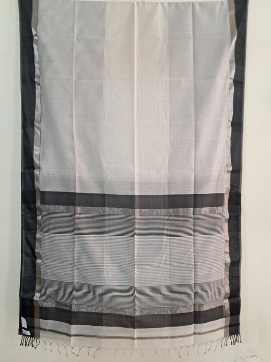 P11 - Black and White Maheshwari Cotton Silk Saree