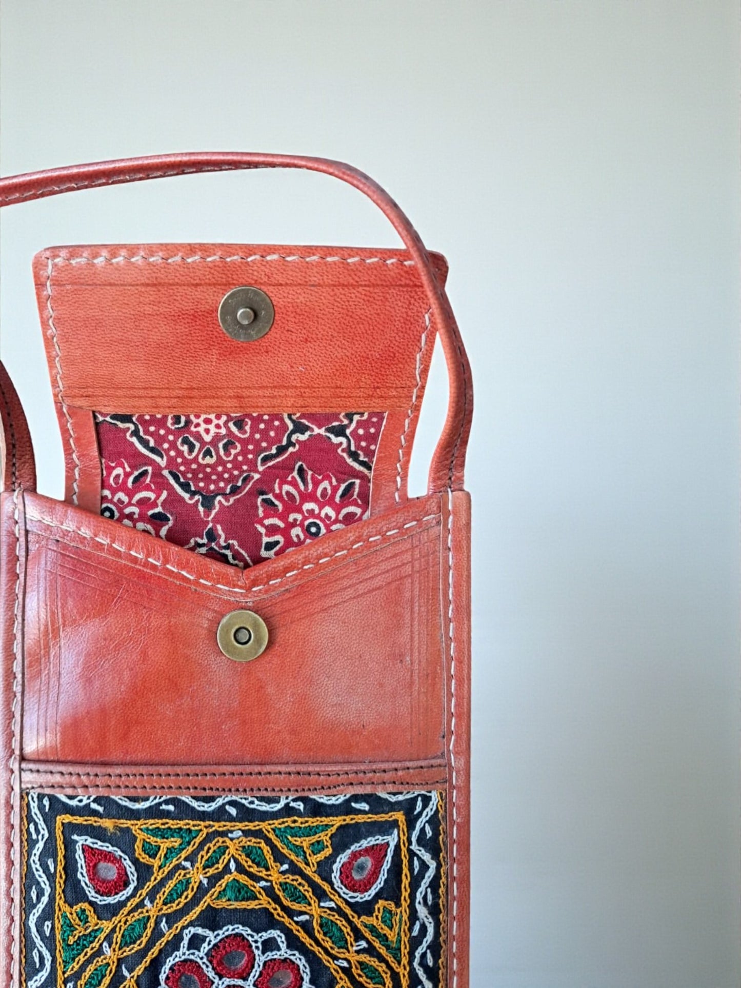 L5-P03: Ahir Embroidery Sling Leather Bag