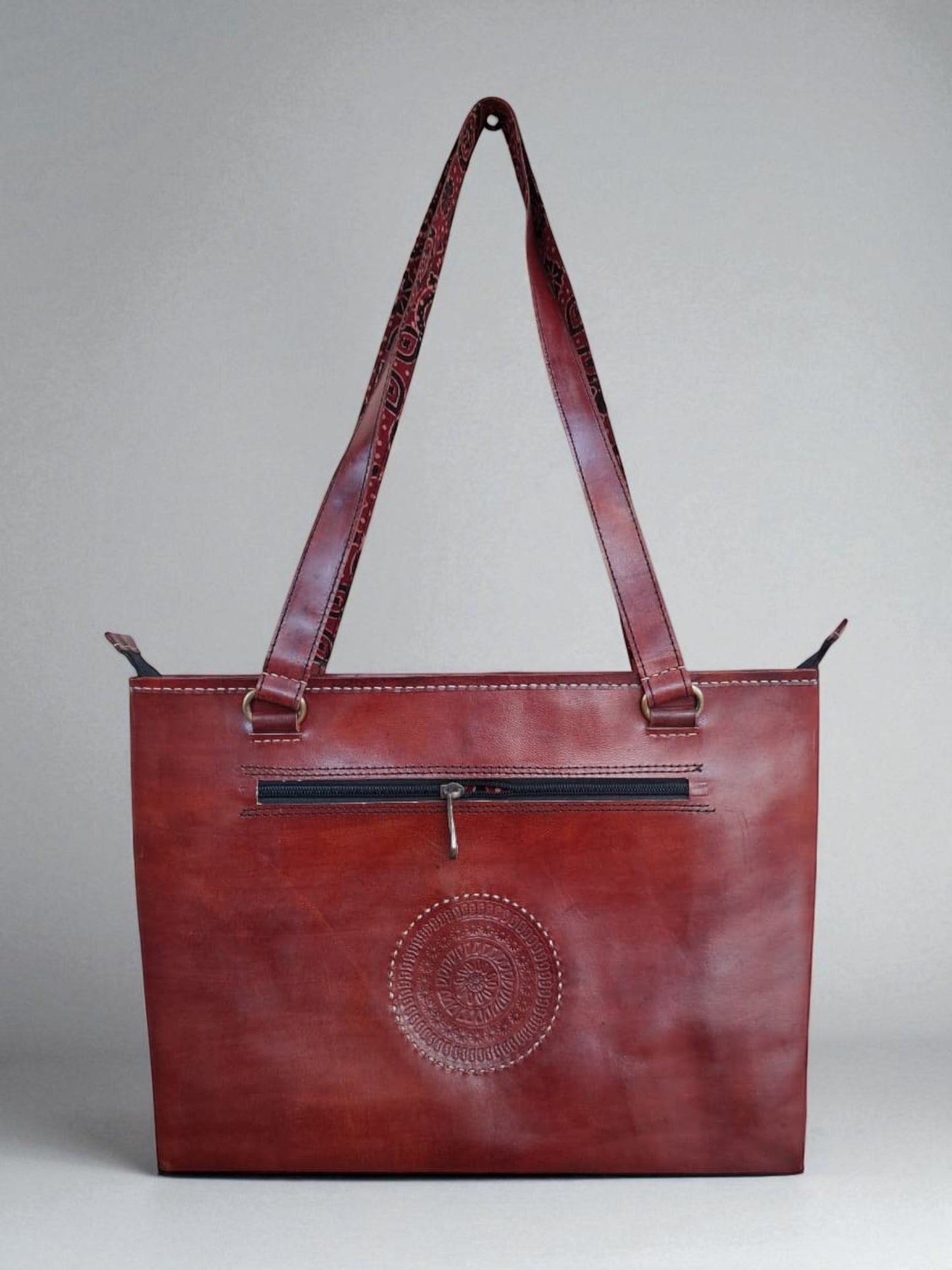 L5-P19: Embroidered Office Leather Bag