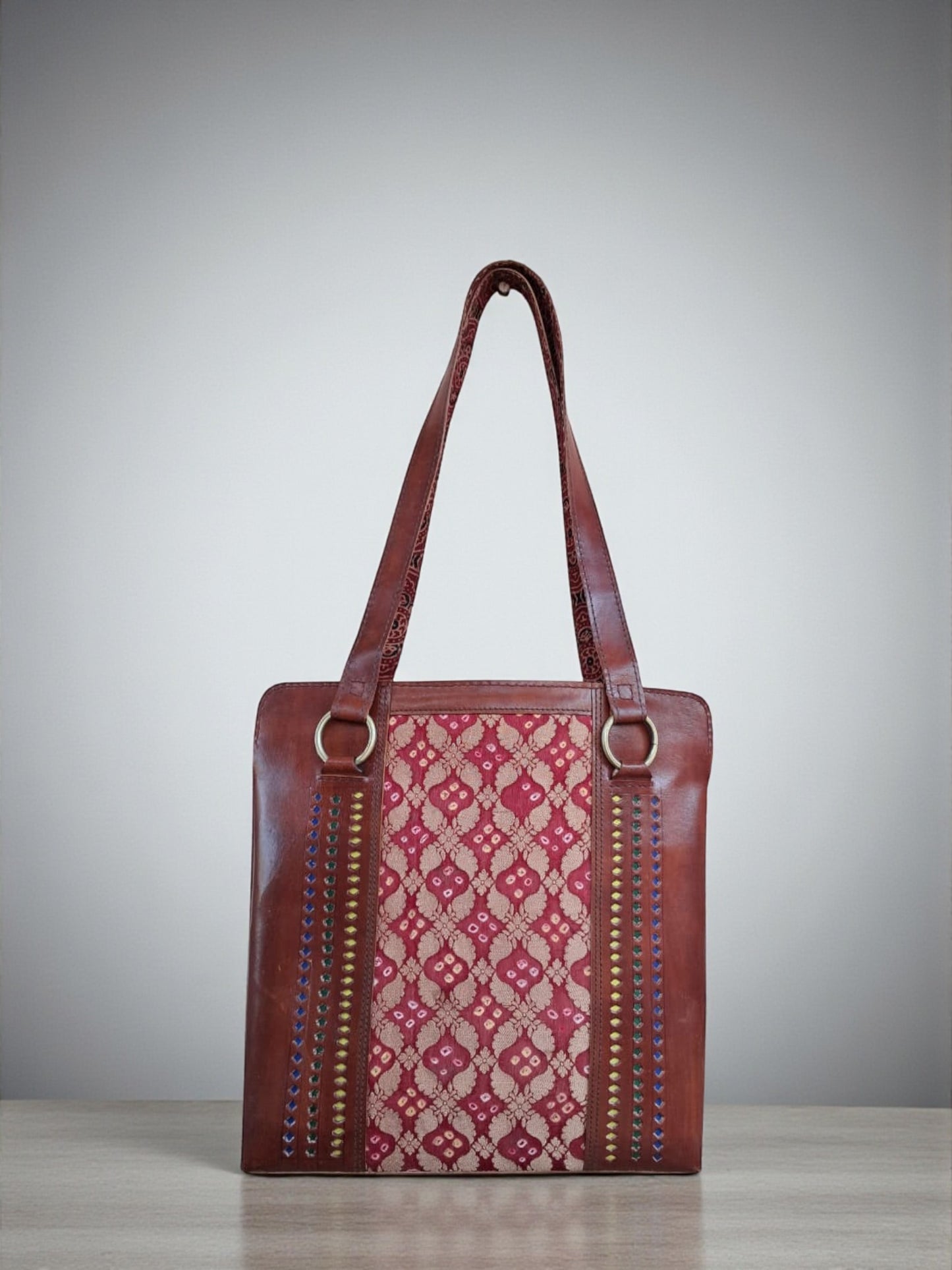 L5-P22: Bandhani Leather Bag