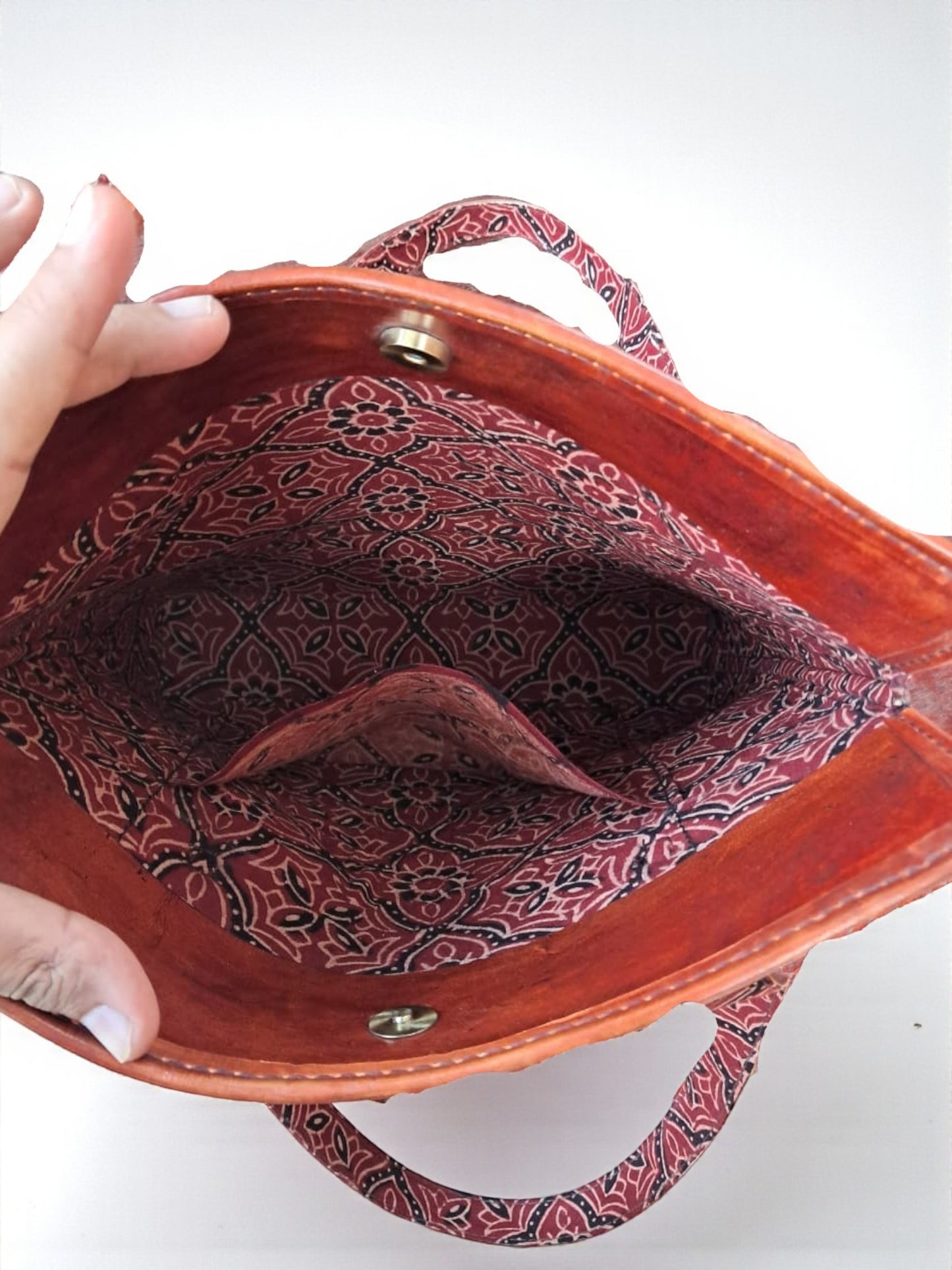L5-P20: Hand Weaved Fabric and Leather Bag