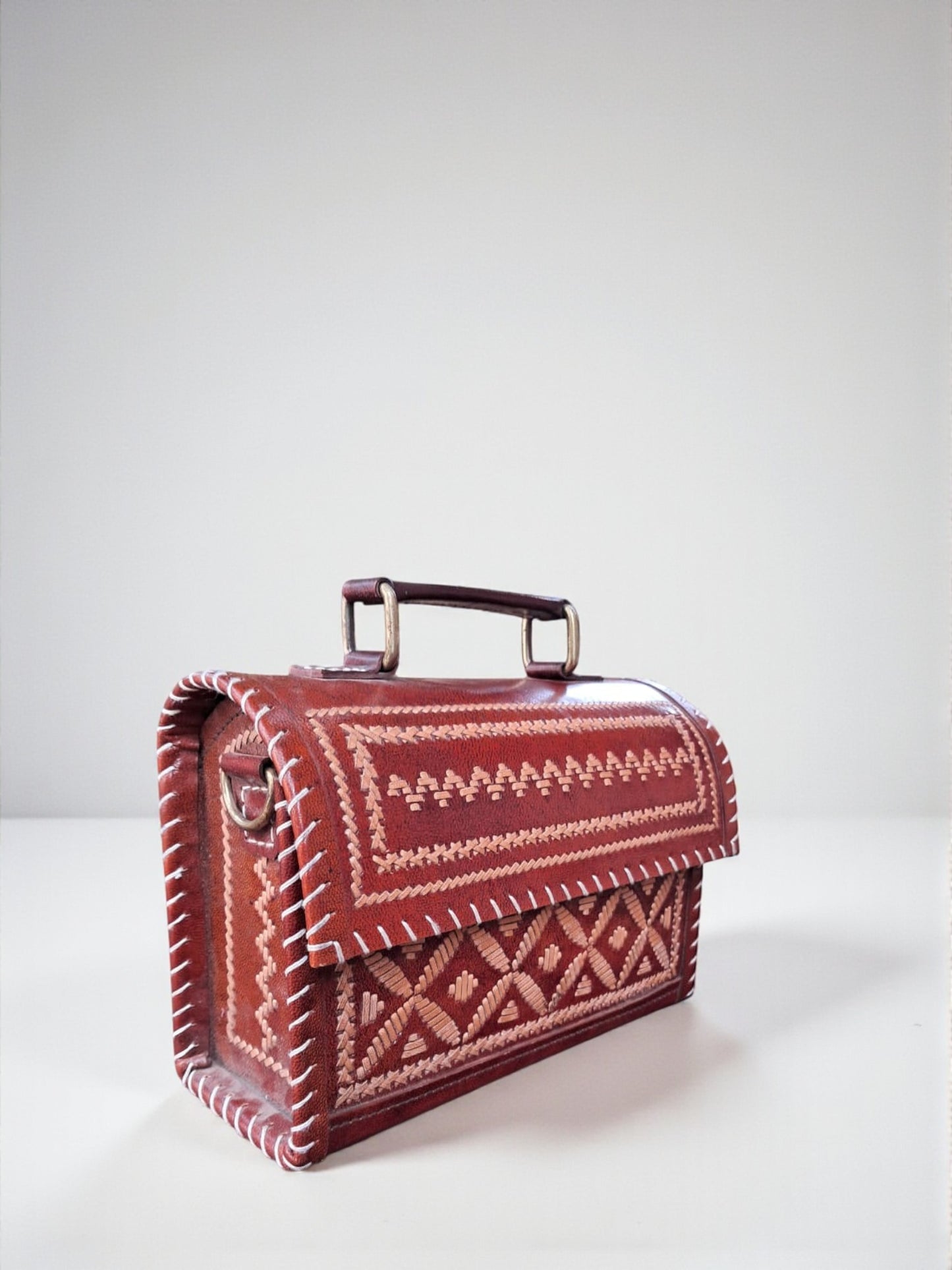 L5-P12: Box Leather Bag
