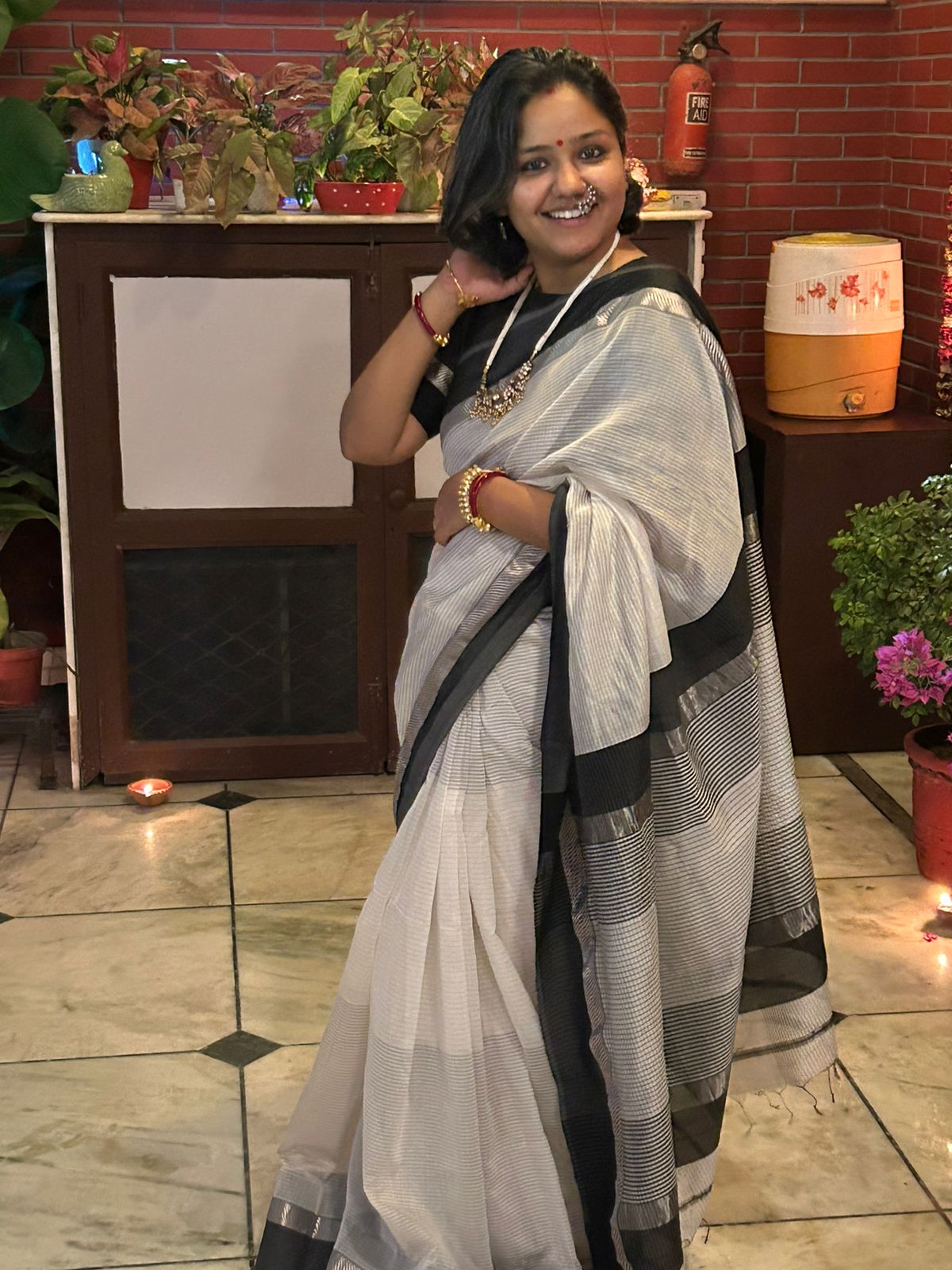 Retro Black and White Maheshwari Cotton Silk Saree