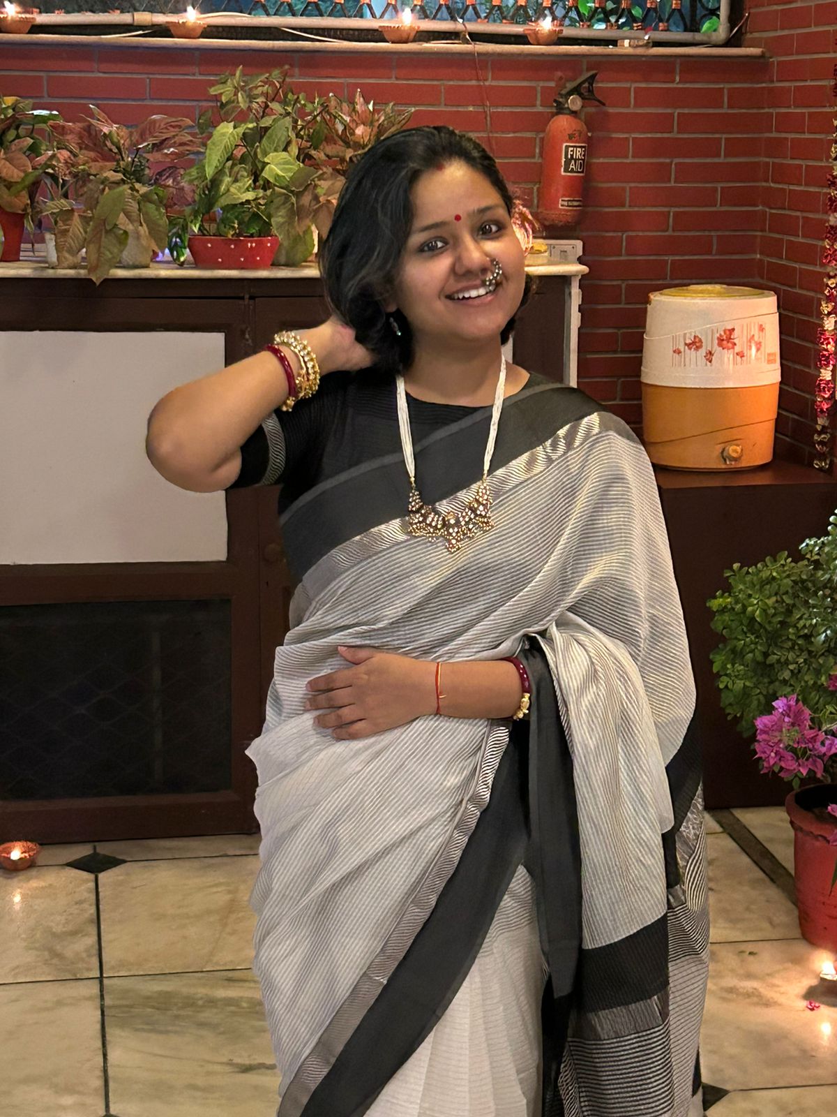 Retro Black and White Maheshwari Cotton Silk Saree