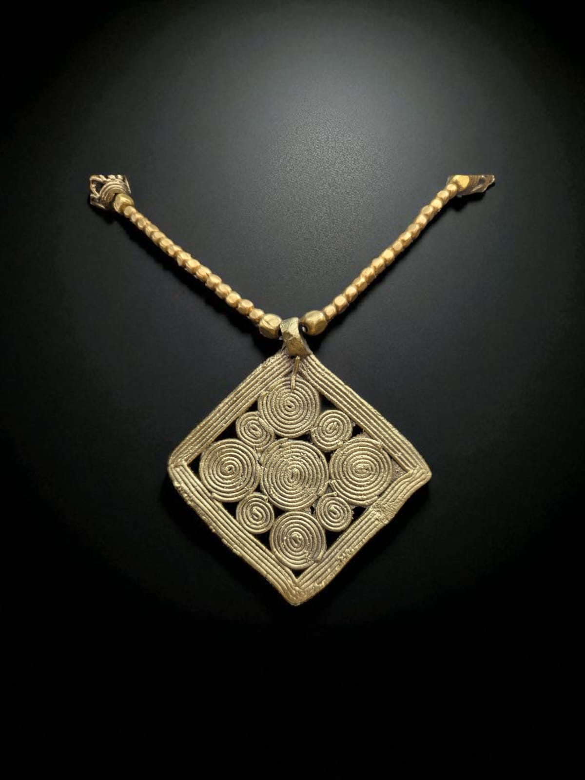 L3-P10-V4: Spiral Square Necklace