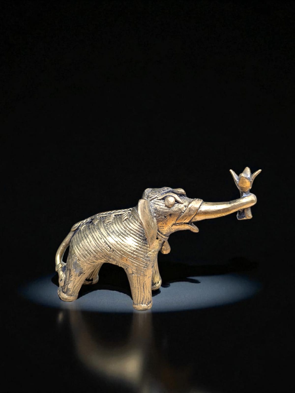 L3-P06-V2: Elephant with Flower