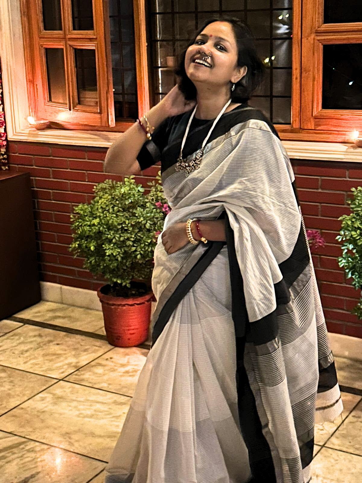 Retro Black and White Maheshwari Cotton Silk Saree